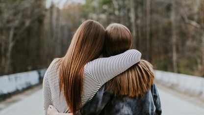 8 tekenen dat je beste vriendin jaloers is op je andere vriendschap