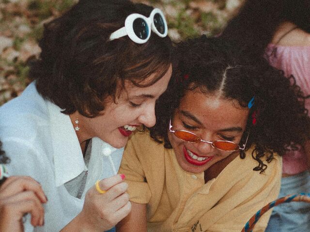 Picknicken vriendinnen